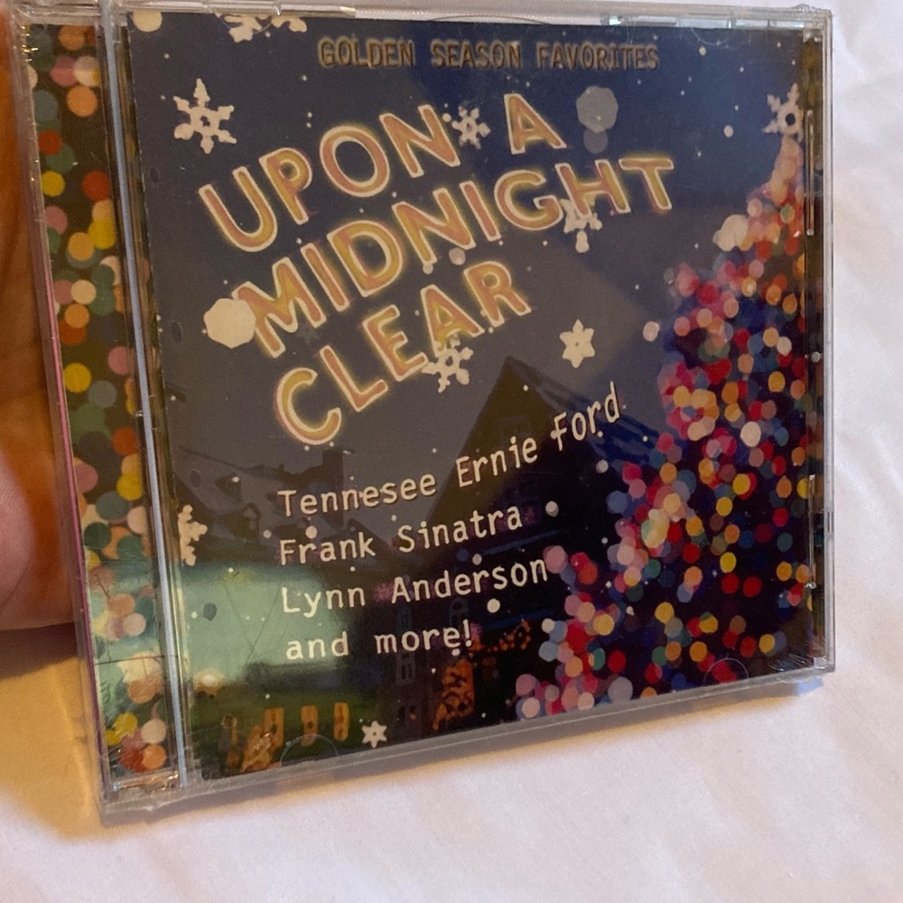 Upon a Midnight Clear: Golden Season Favorites - Music CD - Various Artists -